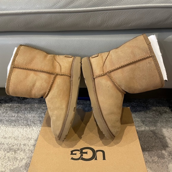 Classic II Weather Short Uggs - Toddler Size 12 - Picture 8 of 12